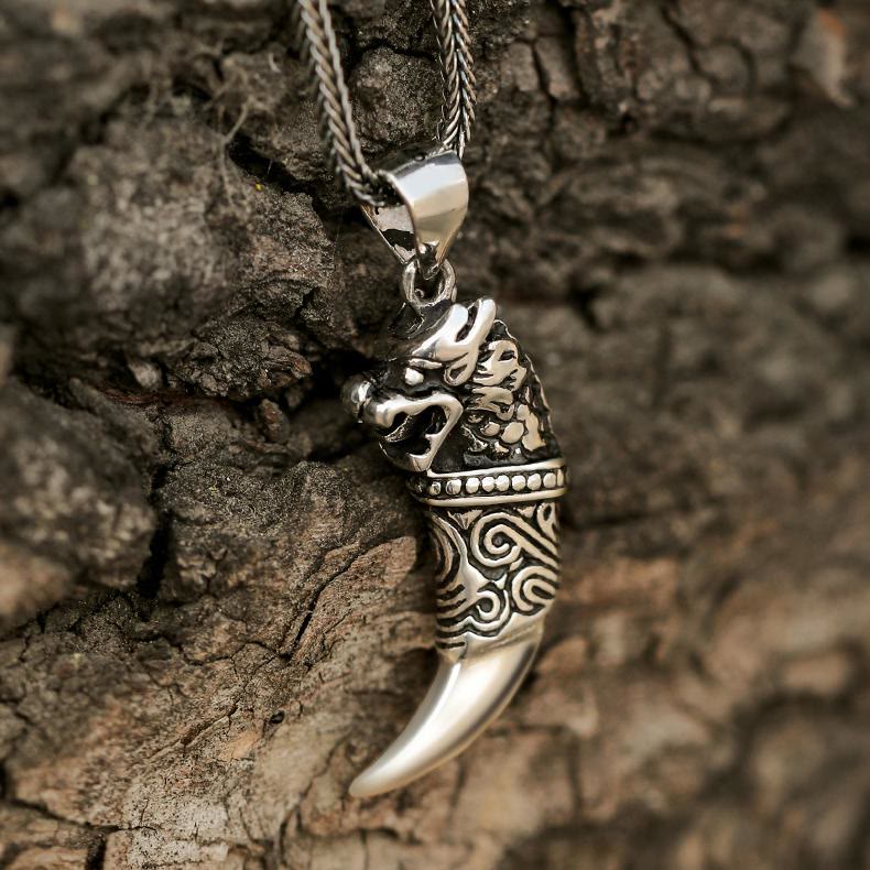 WorldNorse 925 Sterling Silver Dragon Wolf Tooth Necklace