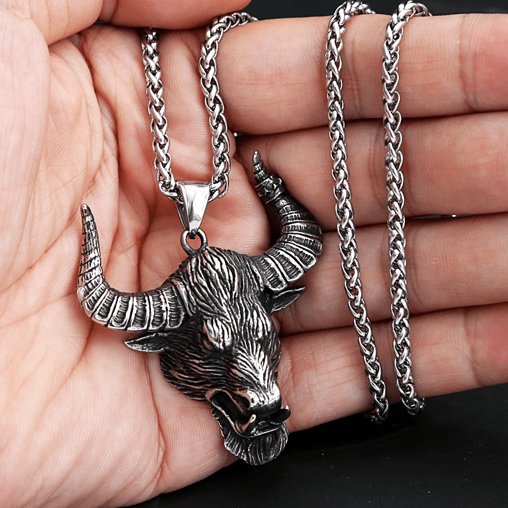 WorldNorse Bull Head Animal Necklace