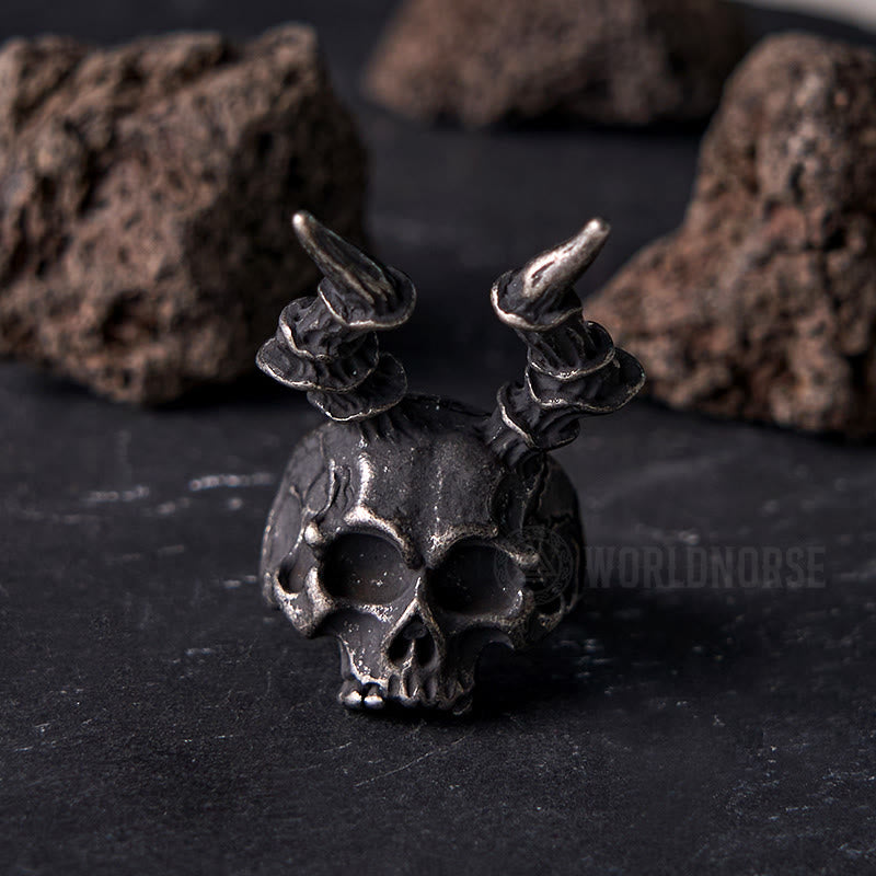 WorldNorse Skull Evil Long Horn Ring