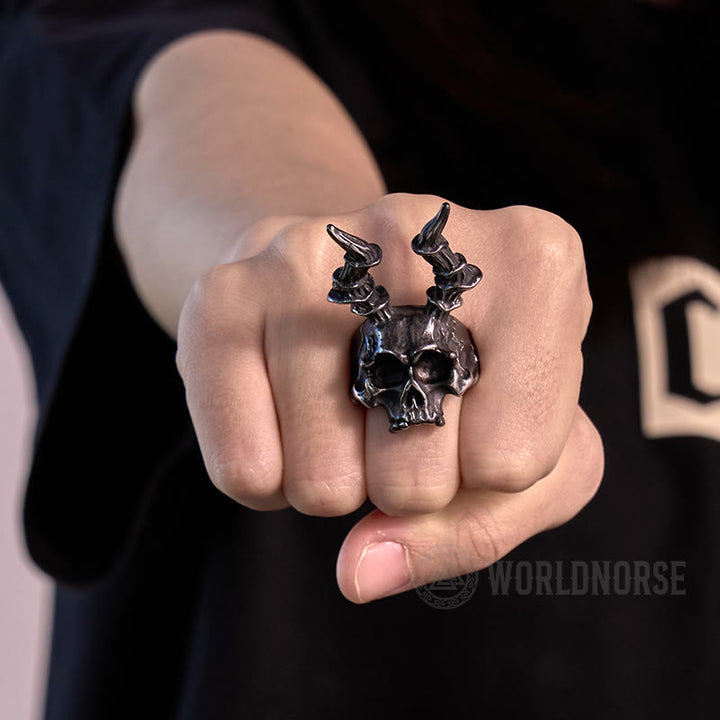 WorldNorse Skull Evil Long Horn Ring