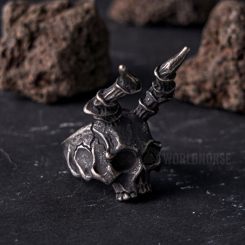 WorldNorse Skull Evil Long Horn Ring