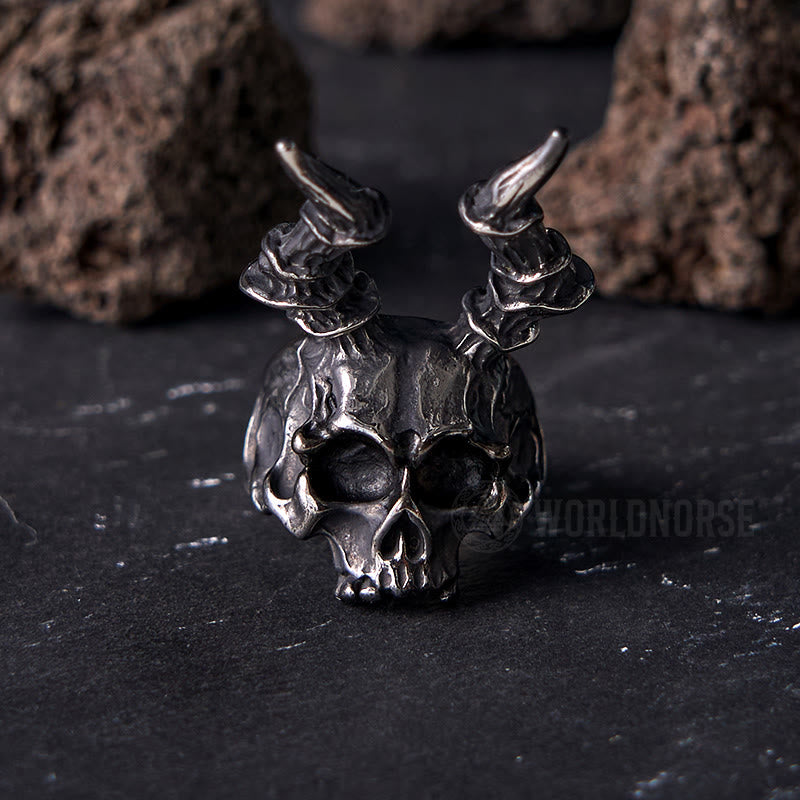 WorldNorse Skull Evil Long Horn Ring