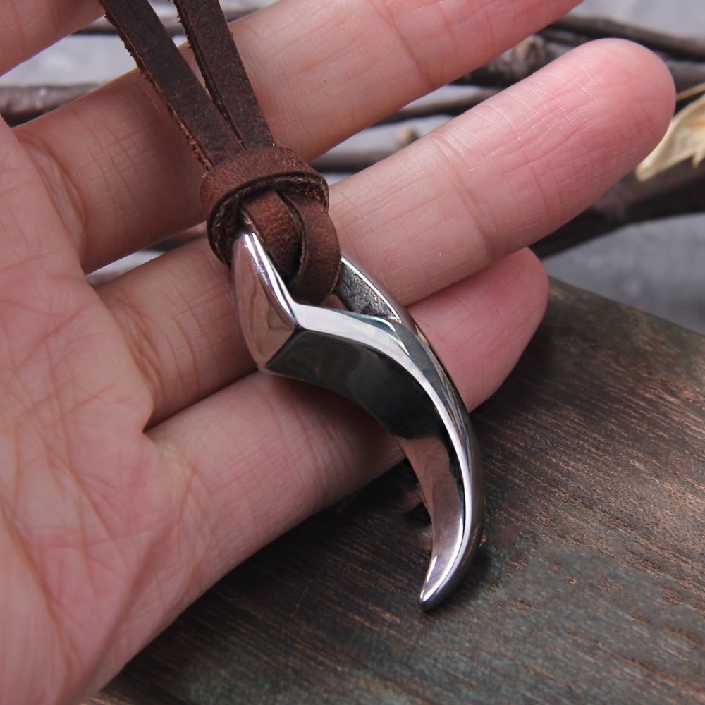 WorldNorse Wolf Tooth Spike Claw Necklace