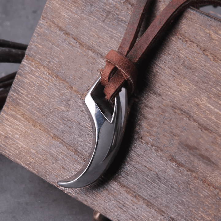 WorldNorse Wolf Tooth Spike Claw Necklace