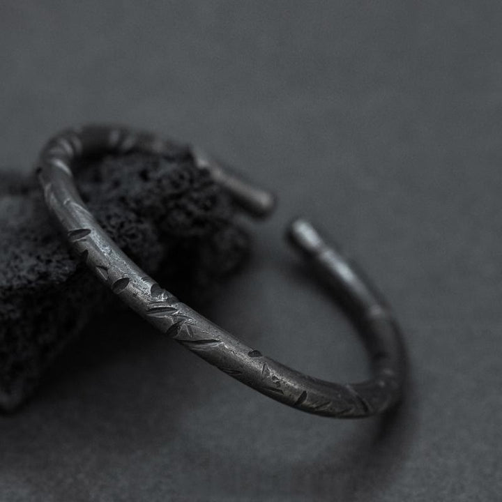 WorldNorse Retro Black Carving Bracelet