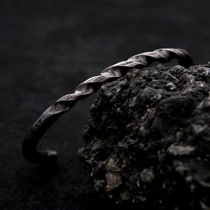 WorldNorse Single Side Twist Bracelet