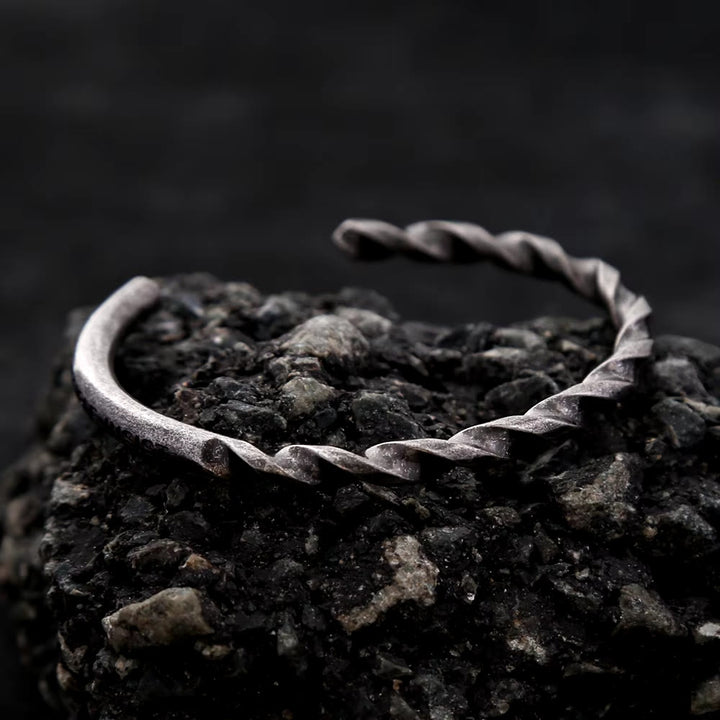 WorldNorse Single Side Twist Bracelet