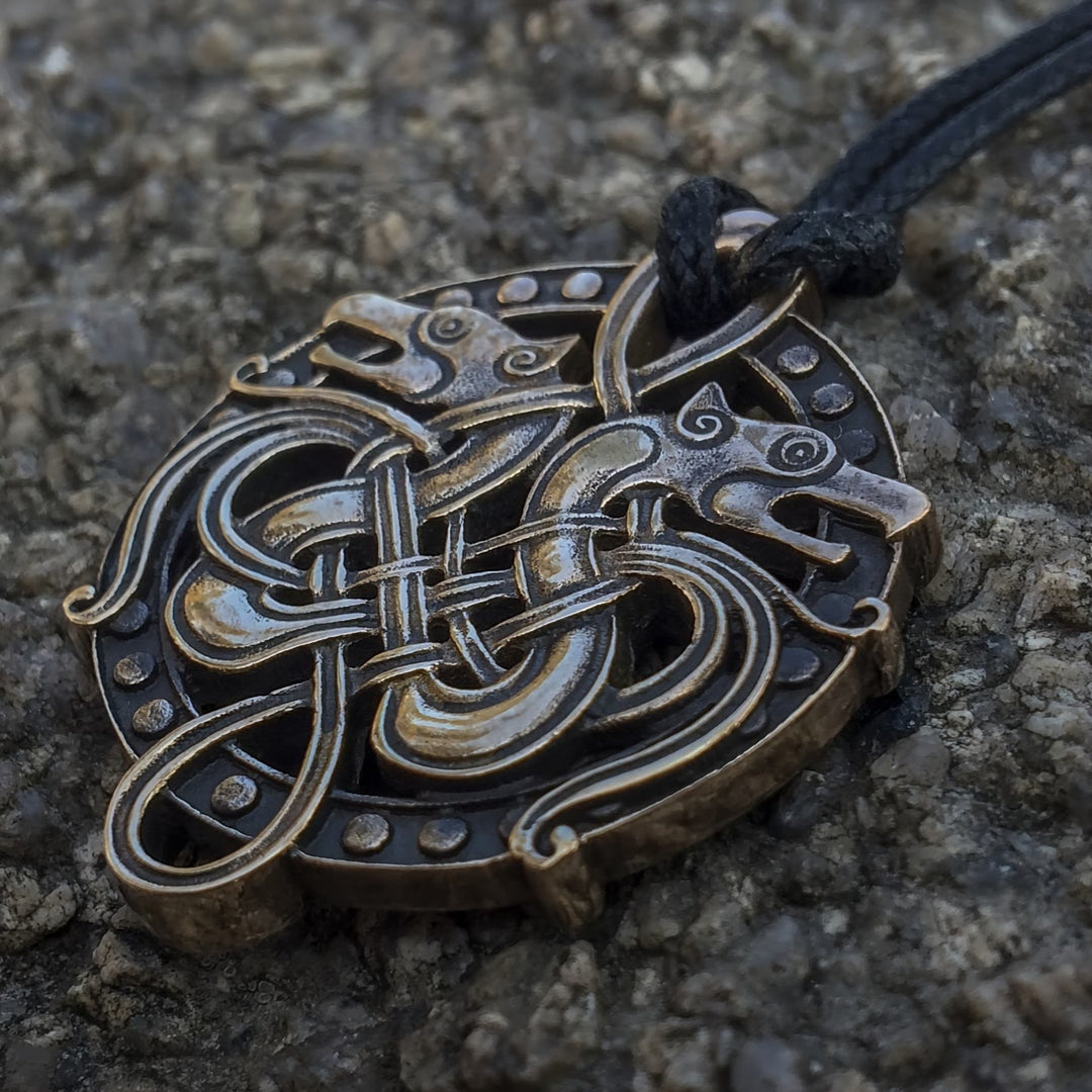 WorldNorse Double Wolf Head Pirate Necklace