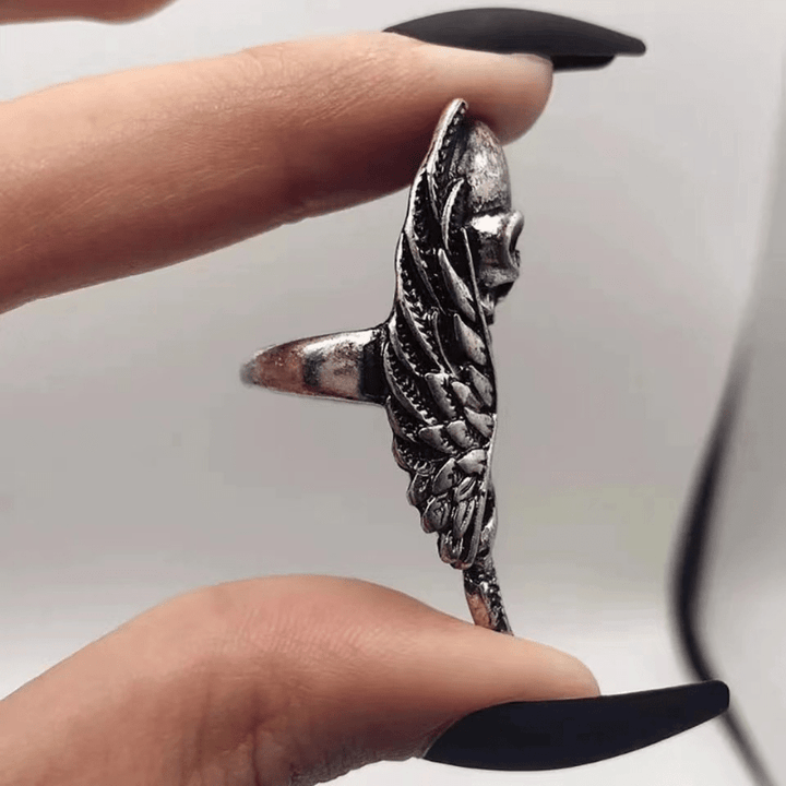 WorldNorse Punk Skull Feather Rock Ring