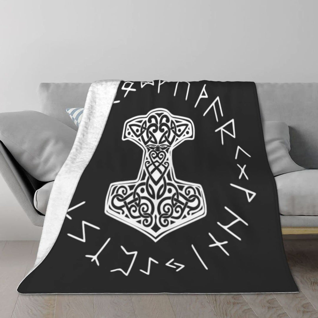 WorldNorse Celtic Knot Mjolnir Blanket - 264x228cm - image 0