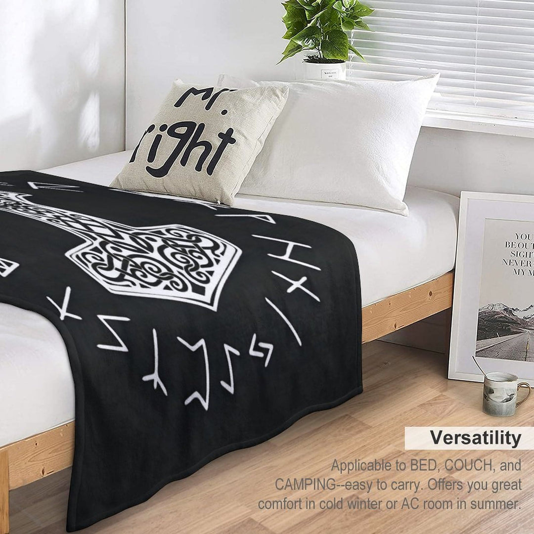 WorldNorse Celtic Knot Mjolnir Blanket - image 5