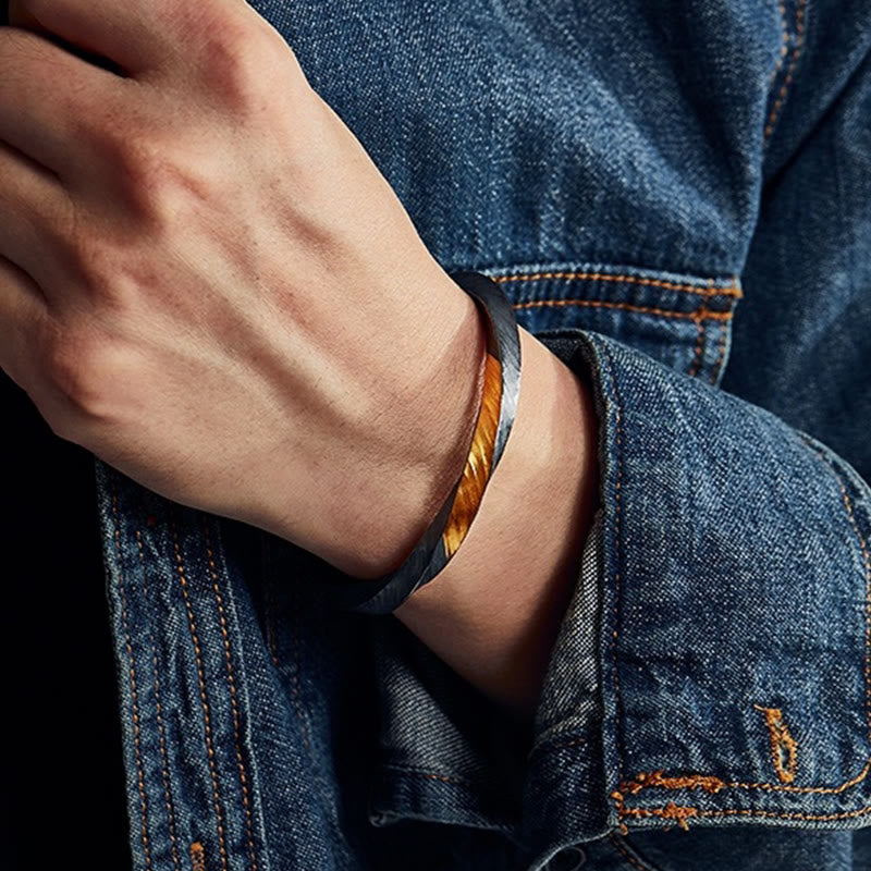 WorldNorse Nordic Essence Hammered Mobius Bracelet