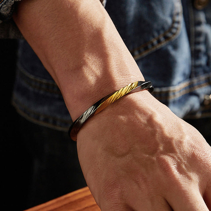 WorldNorse Nordic Essence Hammered Mobius Bracelet