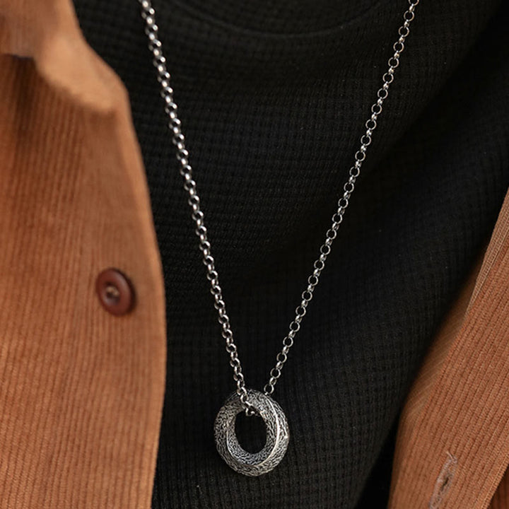 WorldNorse 925 Sterling Silver Mobius Strip Necklace