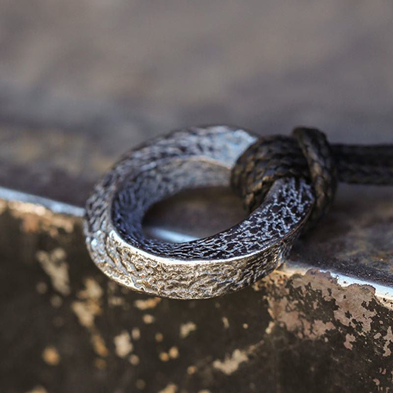 WorldNorse 925 Sterling Silver Mobius Strip Necklace