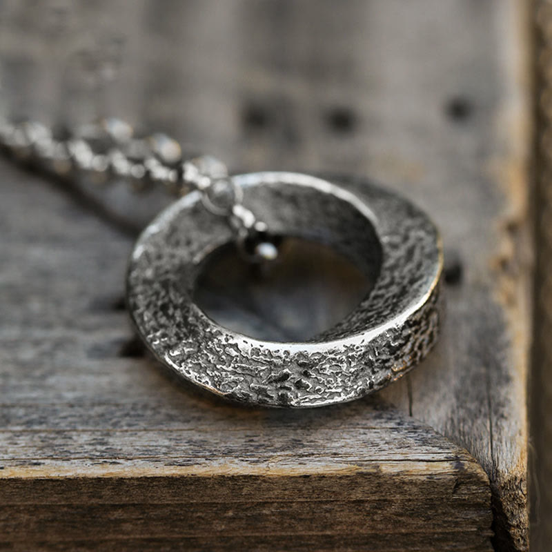 WorldNorse 925 Sterling Silver Mobius Strip Necklace