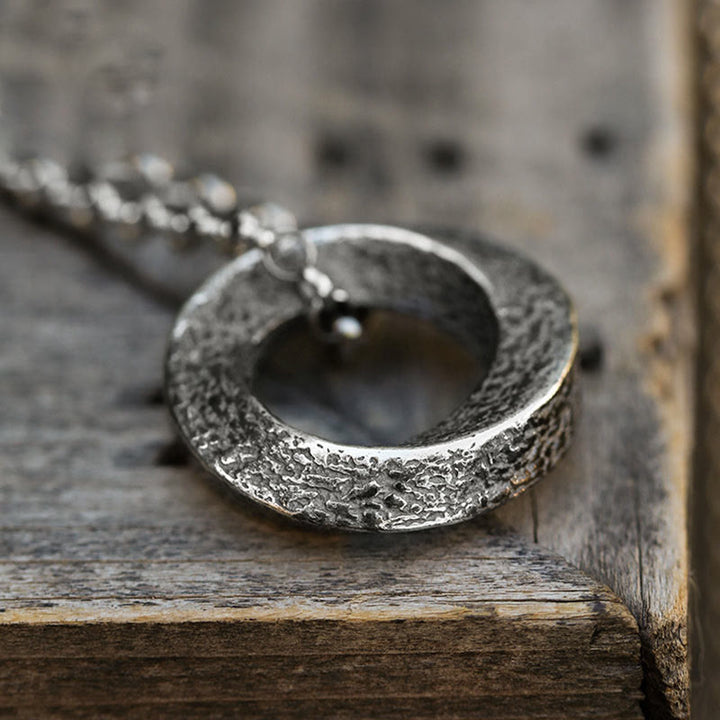 WorldNorse 925 Sterling Silver Mobius Strip Necklace