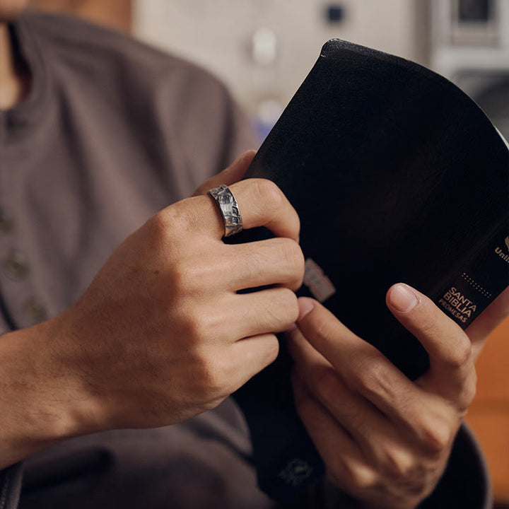WorldNorse 999 Sterling Silver Rugged Skull Carved Textured Ring - image 1