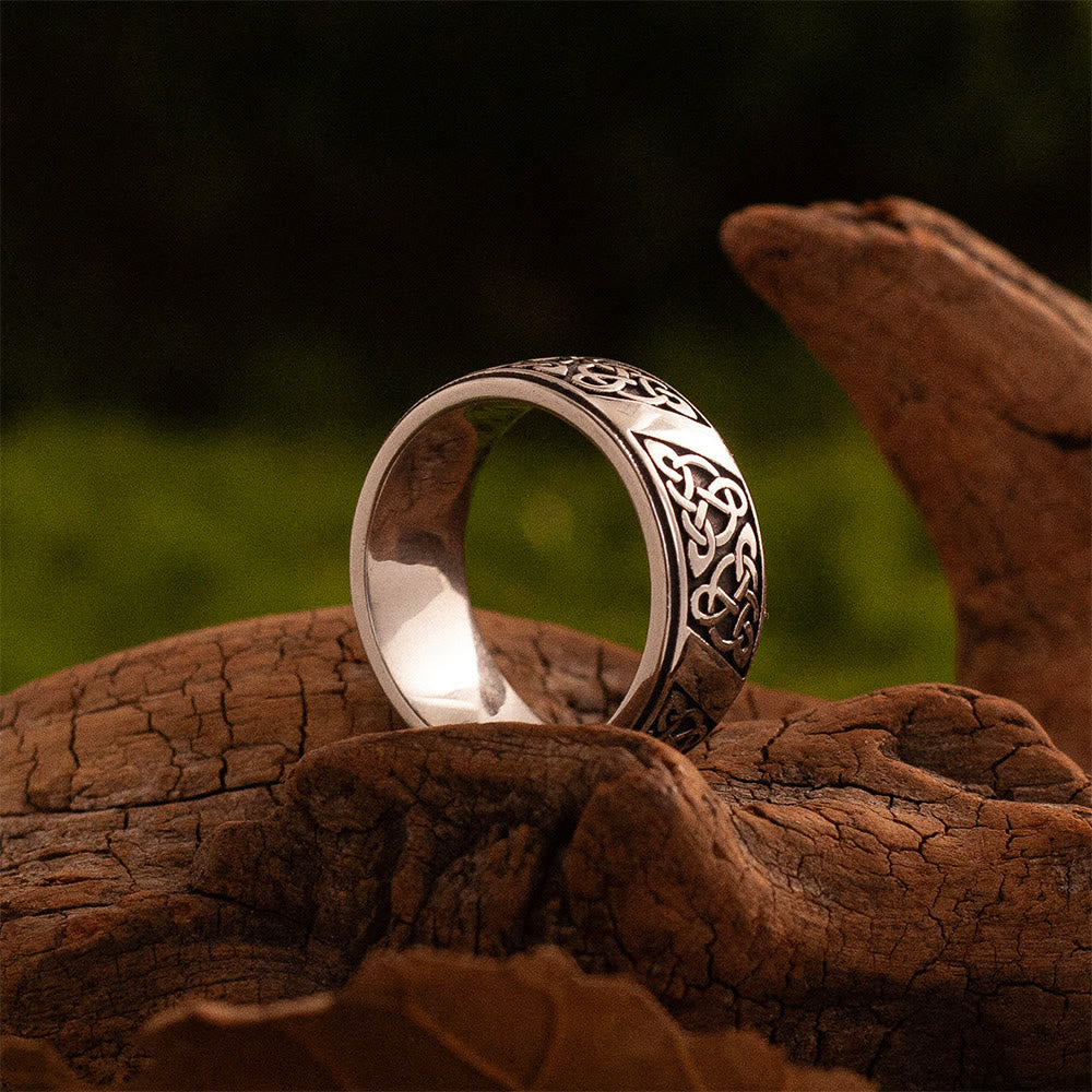 WorldNorse Viking Interwoven Knot Band Ring - Celtic Knot - US 13 - image 0