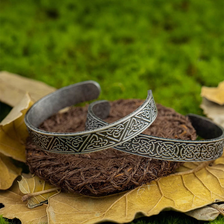 WorldNorse Tooled Interlace Celtic Knot Bracelet - image 9