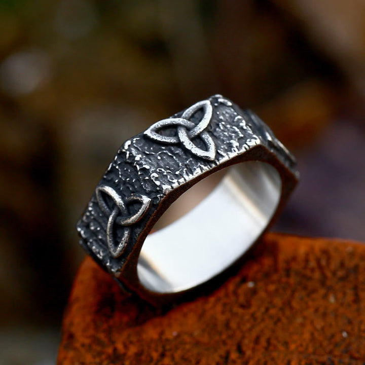 WorldNorse Triquetra Infinity Trinity Knot Signet Ring