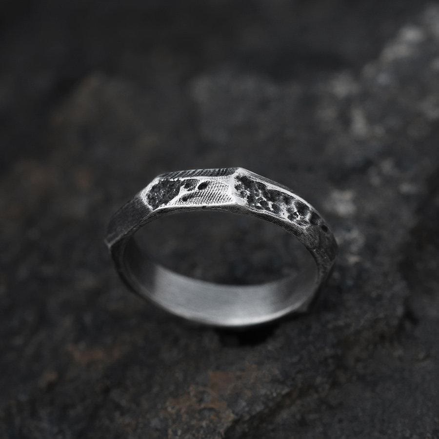 WorldNorse Handcrafted 999 Silver Vintage Geometric Hammered Ring - US 11 - NO THANKS - image 0