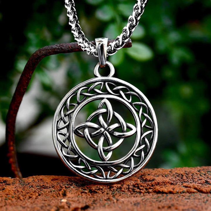 WorldNorse Celtic Knot Round Necklace