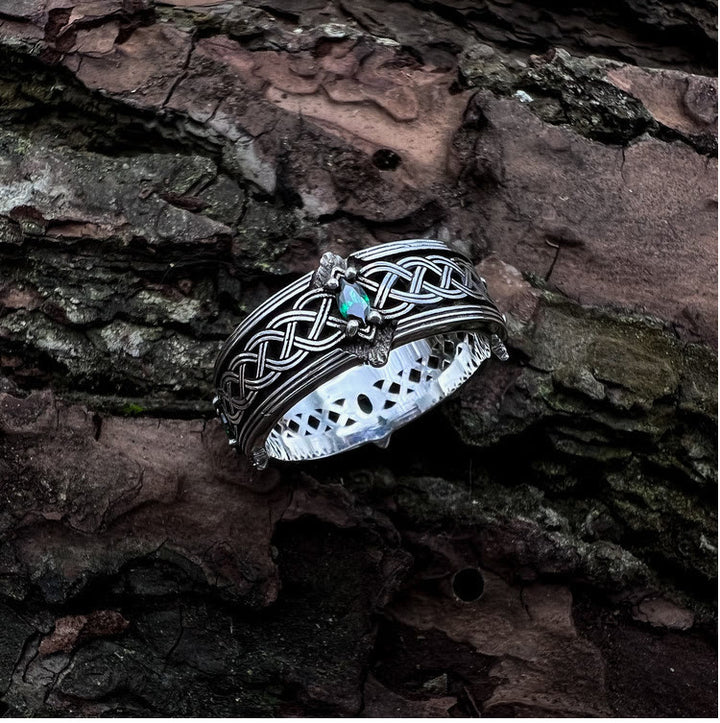 Flash Sale - WorldNorse Green Gemstone Celtic Pattern Ring