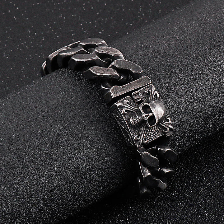 WorldNorse Skull Clasp Cuban Bracelet