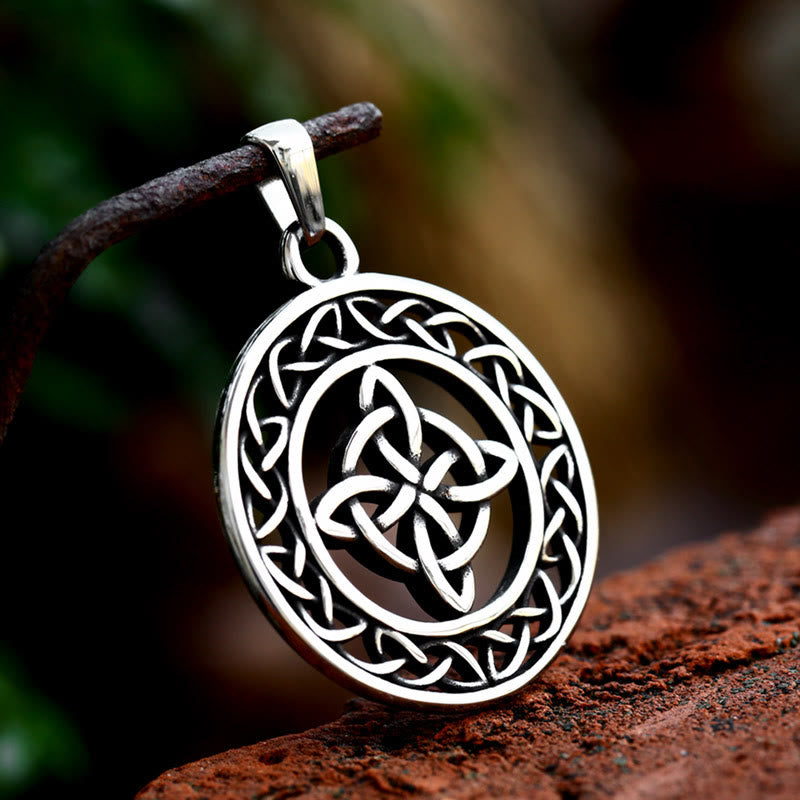 WorldNorse Celtic Knot Round Necklace