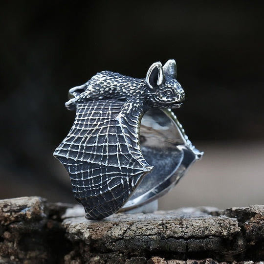 WorldNorse Vintage Flying Bat Animal Ring