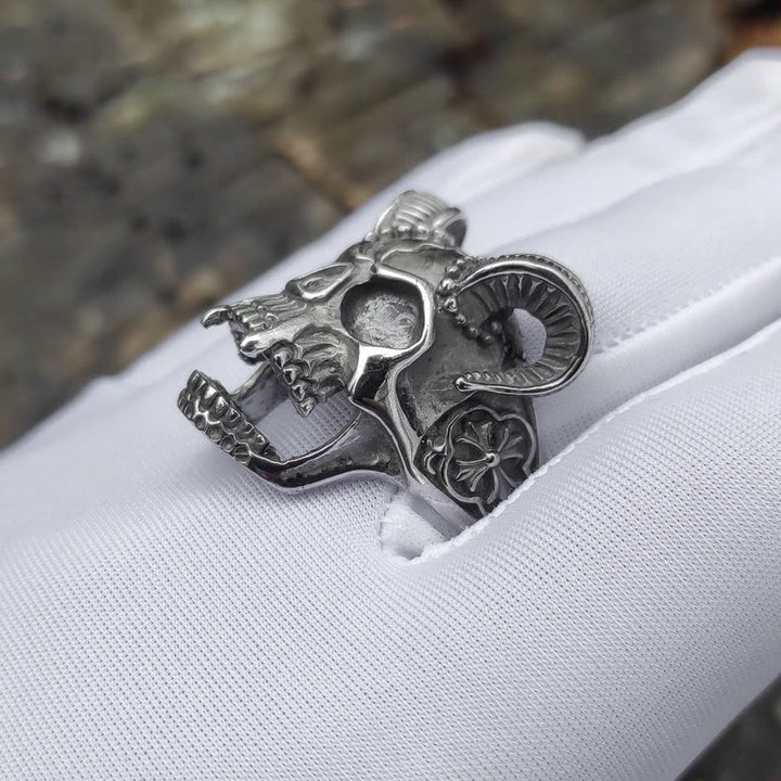 WorldNorse Occult Goat Horned Vampire Skull Ring