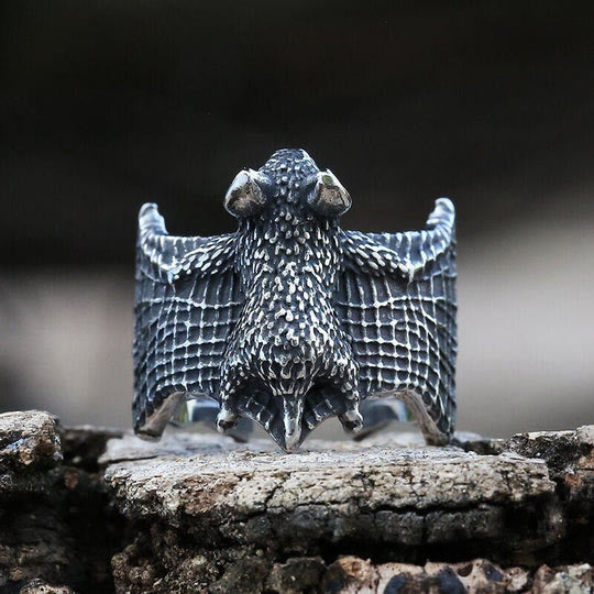 WorldNorse Vintage Flying Bat Animal Ring