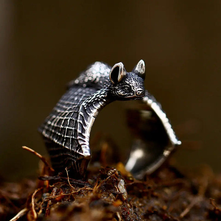 WorldNorse Vintage Flying Bat Animal Ring