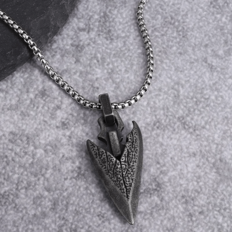 WorldNorse Vintage Weapon Spearhead Guide Your Necklace