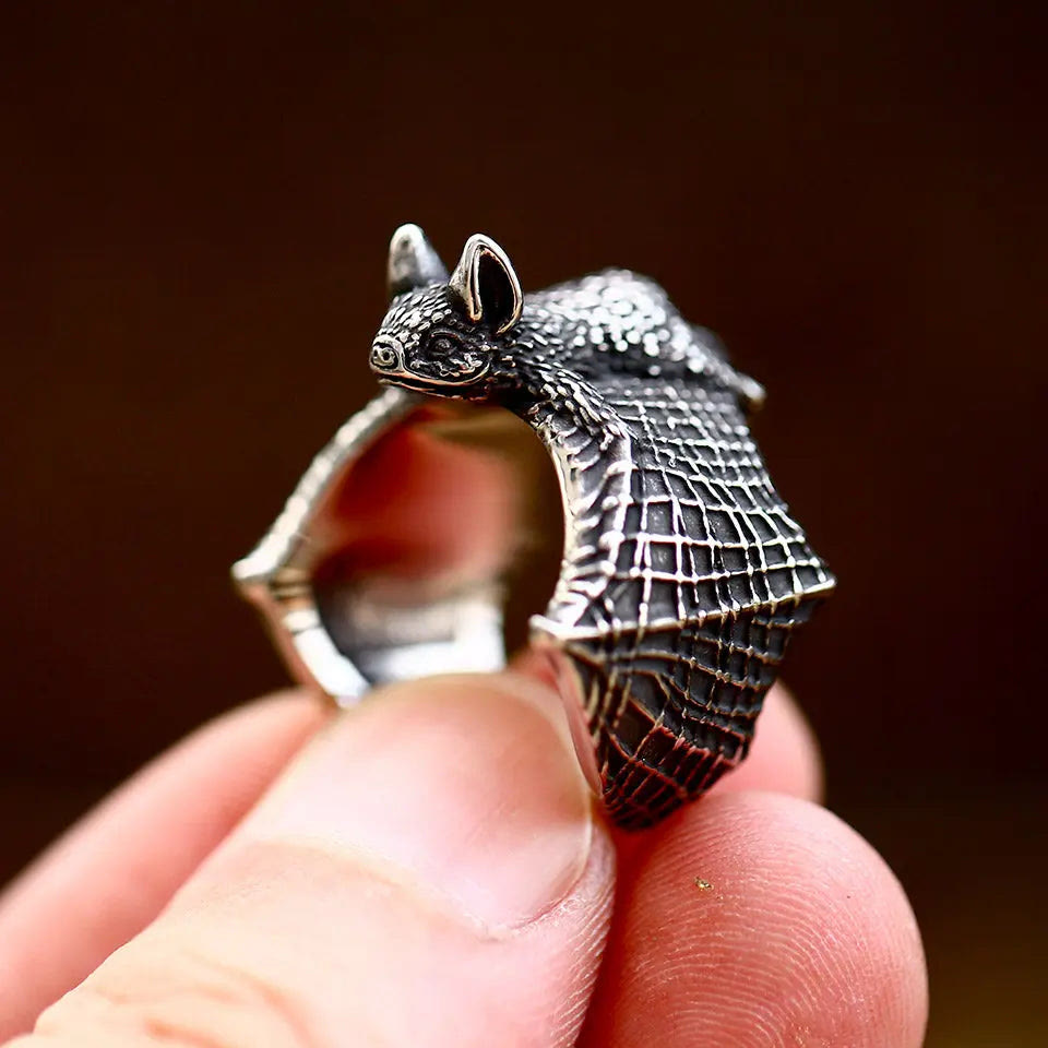 WorldNorse Vintage Flying Bat Animal Ring