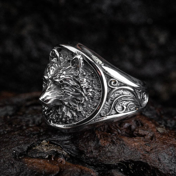 WorldNorse Viking Warrior Wolves Pattern Emboss Ring