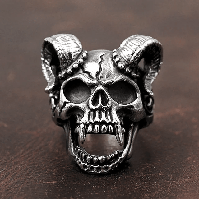 WorldNorse Occult Goat Horned Vampire Skull Ring