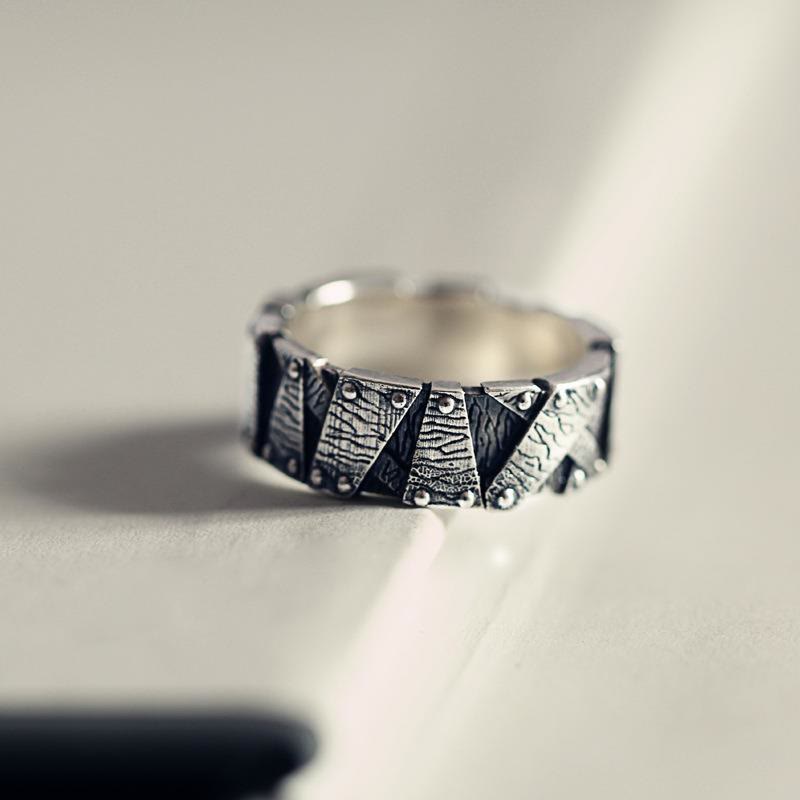 WorldNorse Scar Shape Texture Ring