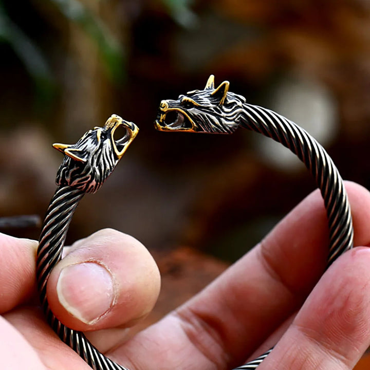 WorldNorse Double Wolf Heads Open Bracelet