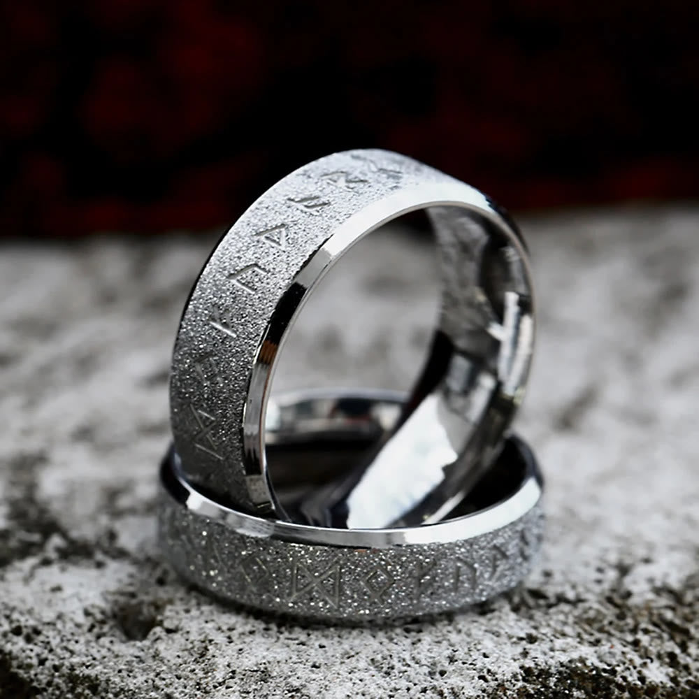 WorldNorse Round Simple Viking Rune Ring
