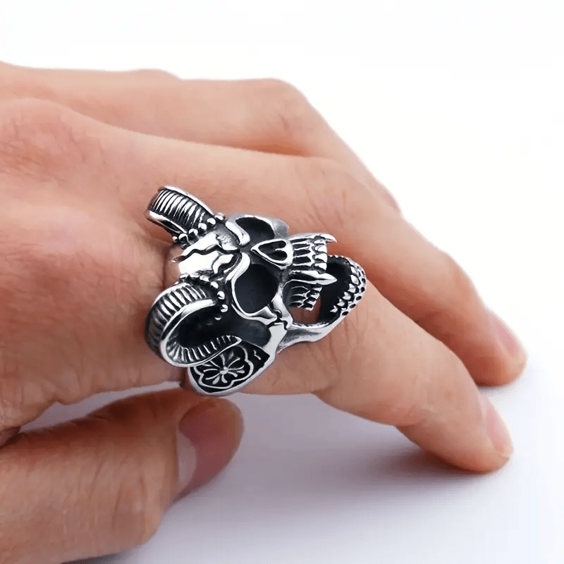 WorldNorse Occult Goat Horned Vampire Skull Ring