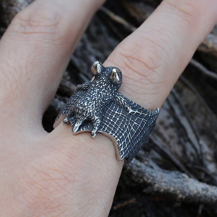 WorldNorse Vintage Flying Bat Animal Ring