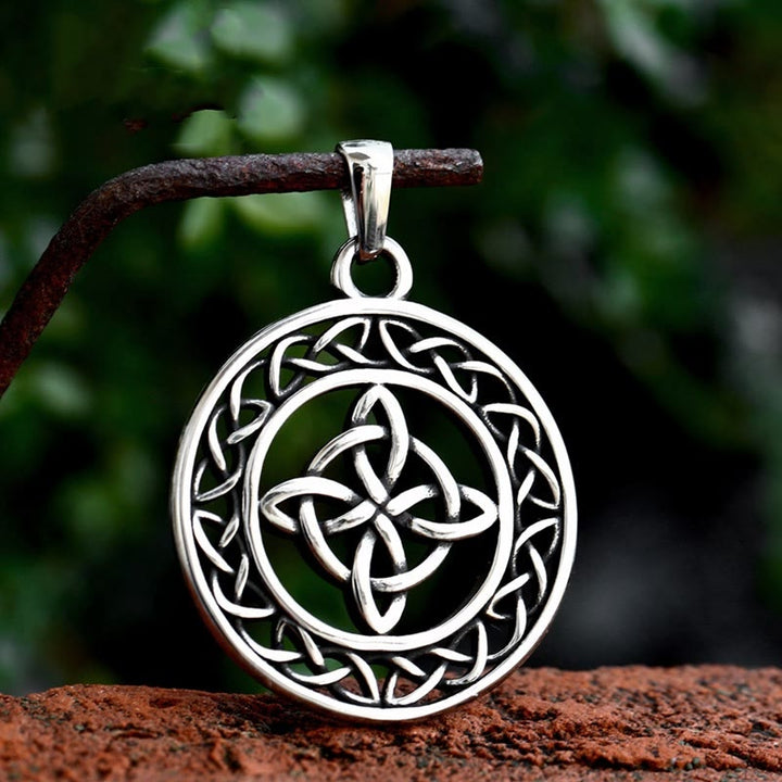 WorldNorse Celtic Knot Round Necklace